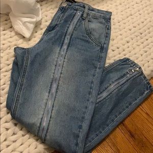 Zipper down mom jeans